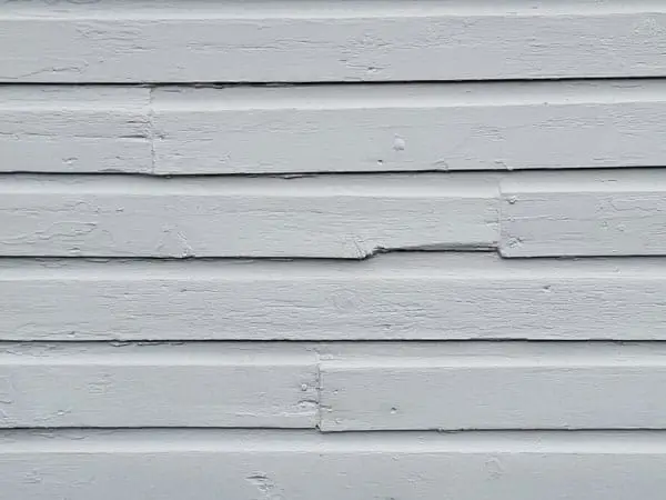 vinyl siding straight panel damage