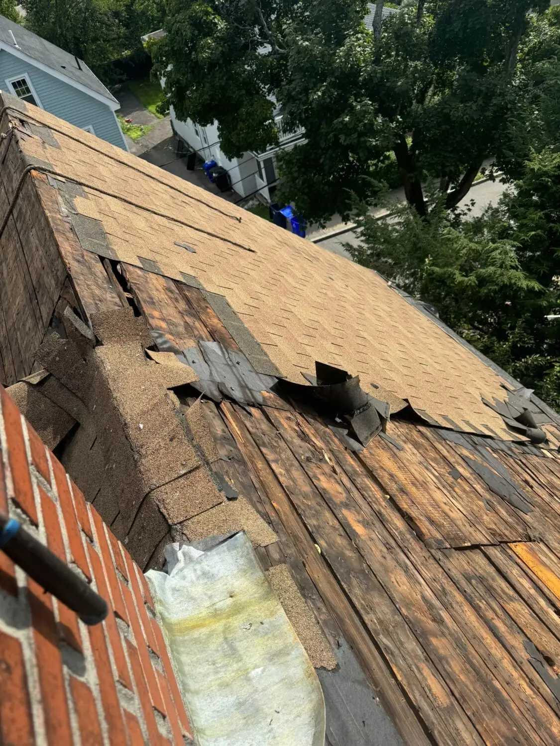 rotted roof before installation