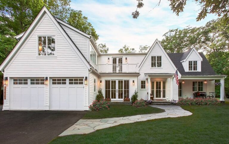 Professional James Hardie siding installation completed on Hingham MA, Plymouth County home by Coastal Windows & Exteriors