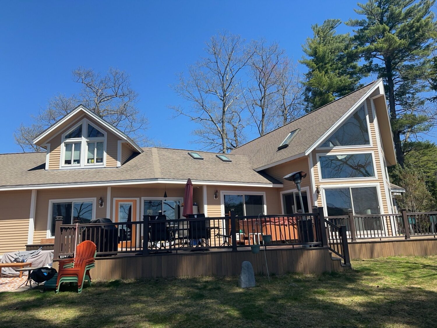 Professional vinyl siding installation in Alton Bay NH, Central NH, Belknap County home by vinyl siding contractors Alton Bay